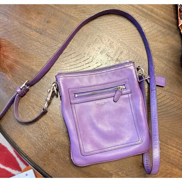 Coach City Crossbody Bag Purple Leather Zip Pocket Adjustable Strap - Picture 1 of 9